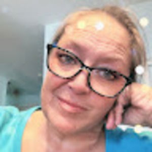 Meet your Posher, Deborah